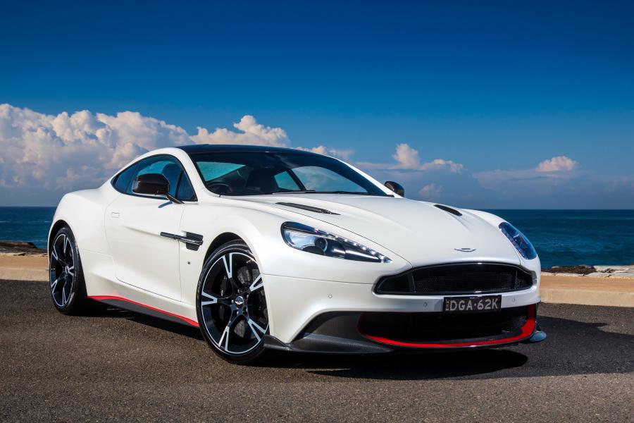  Aston Martin Vanquish S 2017 года  (AU) (фото 16 из 18)